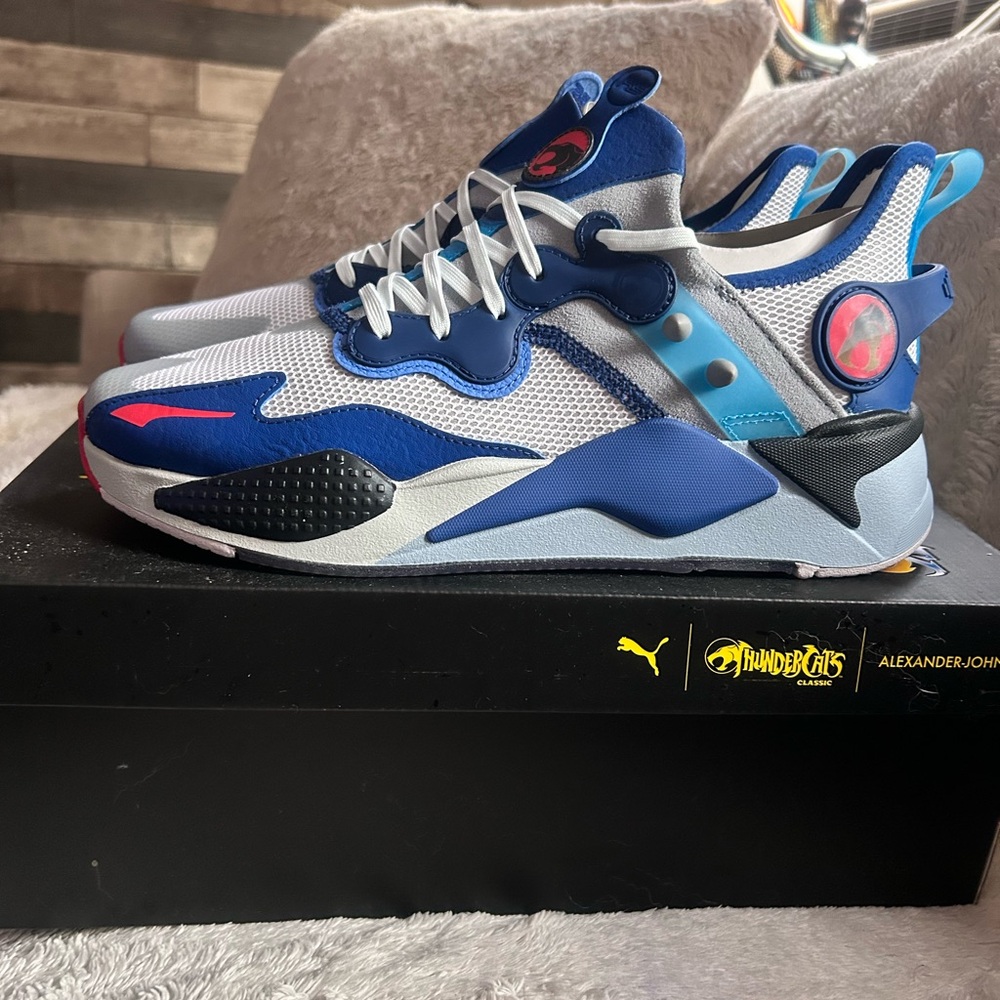 Puma Blue and White Dynamic Sneakers